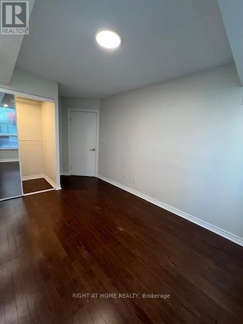 












1019 - 168 SIMCOE STREET

,
Toronto (Waterfront Communities),




Ontario
M5H4C9

