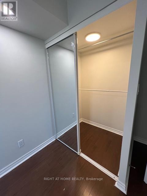 












1019 - 168 SIMCOE STREET

,
Toronto (Waterfront Communities),




Ontario
M5H4C9

