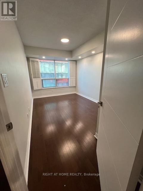 












1019 - 168 SIMCOE STREET

,
Toronto (Waterfront Communities),




Ontario
M5H4C9

