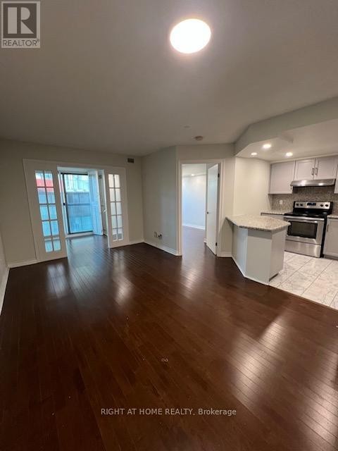 












1019 - 168 SIMCOE STREET

,
Toronto (Waterfront Communities),




Ontario
M5H4C9

