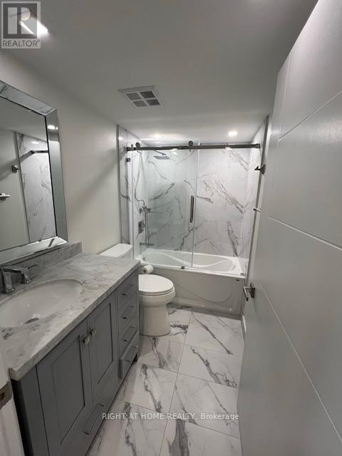 












1019 - 168 SIMCOE STREET

,
Toronto (Waterfront Communities),




Ontario
M5H4C9

