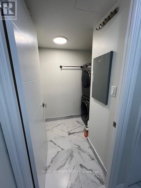 












1019 - 168 SIMCOE STREET

,
Toronto (Waterfront Communities),




Ontario
M5H4C9

