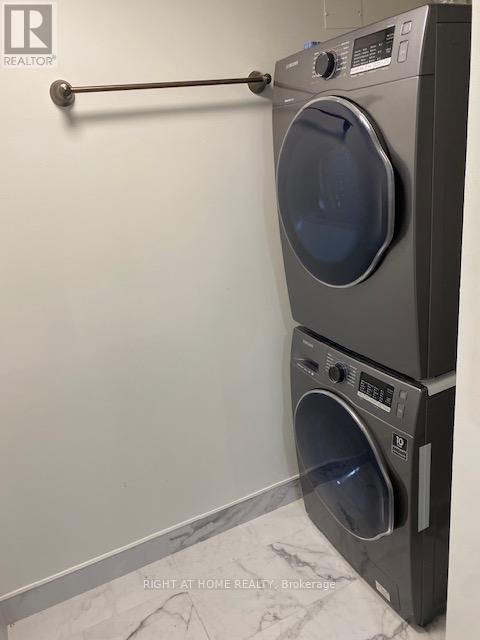 












1019 - 168 SIMCOE STREET

,
Toronto (Waterfront Communities),




Ontario
M5H4C9

