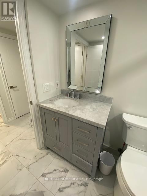 












1019 - 168 SIMCOE STREET

,
Toronto (Waterfront Communities),




Ontario
M5H4C9

