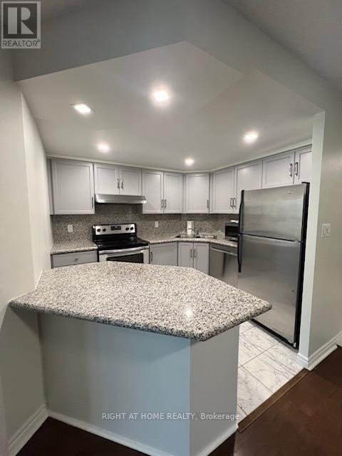 












1019 - 168 SIMCOE STREET

,
Toronto (Waterfront Communities),




Ontario
M5H4C9

