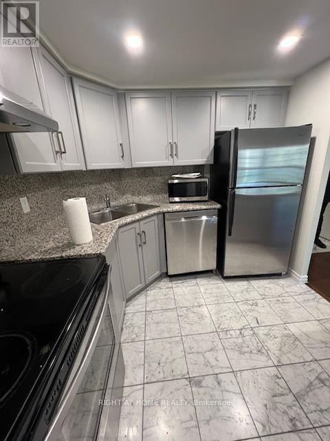 












1019 - 168 SIMCOE STREET

,
Toronto (Waterfront Communities),




Ontario
M5H4C9

