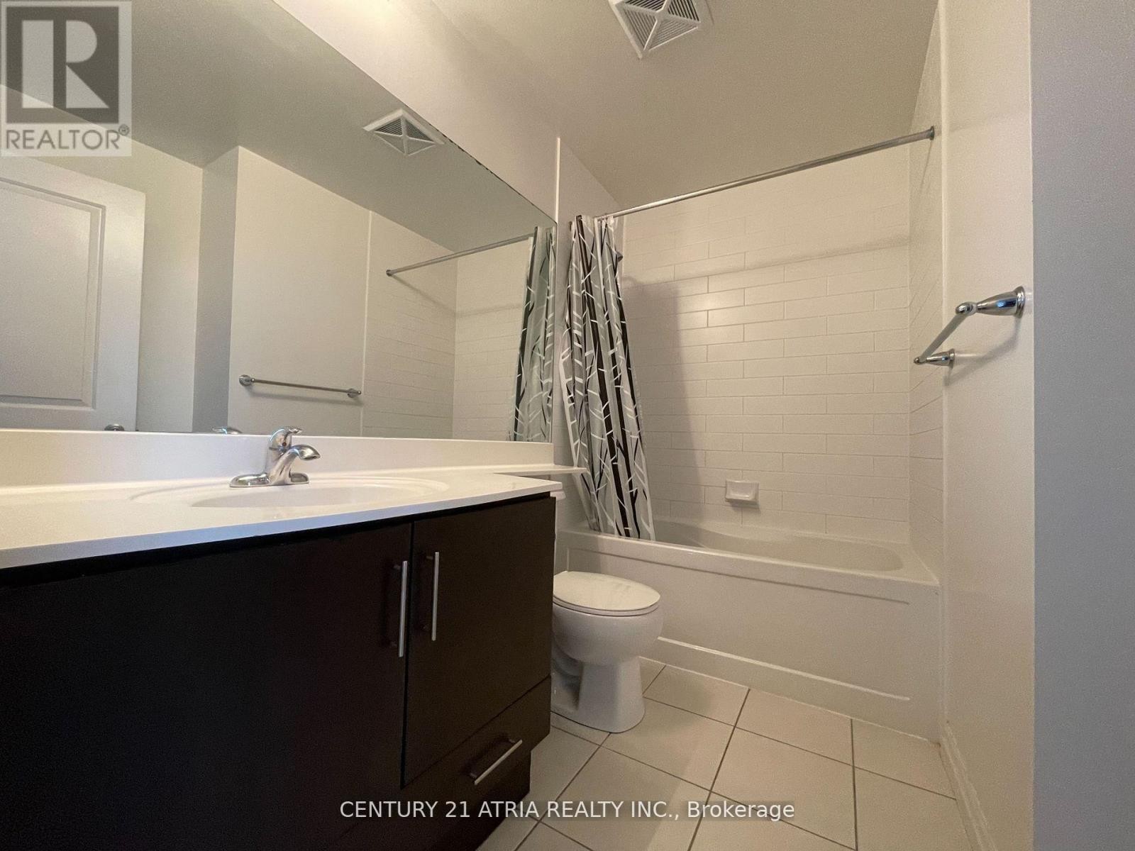 












1504 - 30 HERONS HILL WAY N

,
Toronto (Henry Farm),




Ontario
M2J0A7

