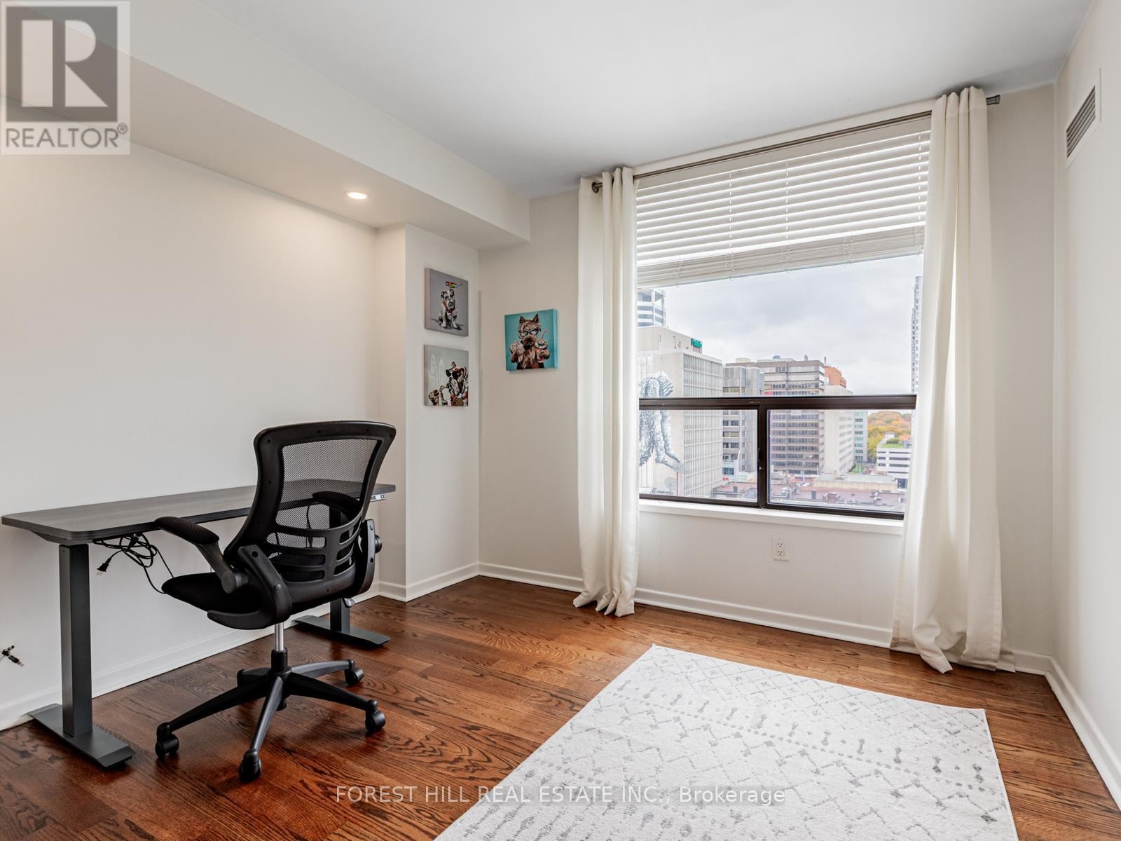 












902 - 47 ST CLAIR AVENUE W

,
Toronto (Yonge-St. Clair),




Ontario
M4V3A5

