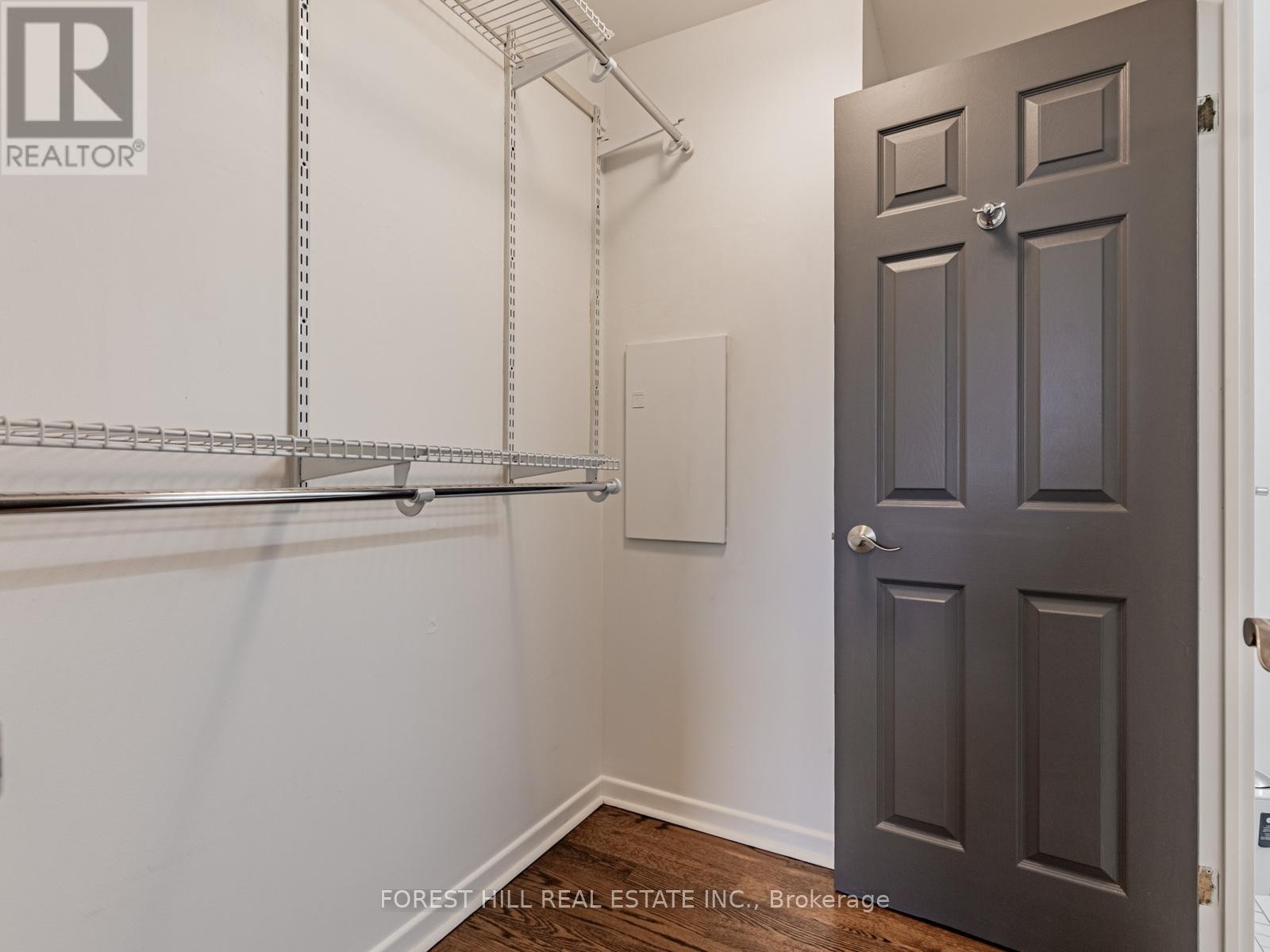 












902 - 47 ST CLAIR AVENUE W

,
Toronto (Yonge-St. Clair),




Ontario
M4V3A5

