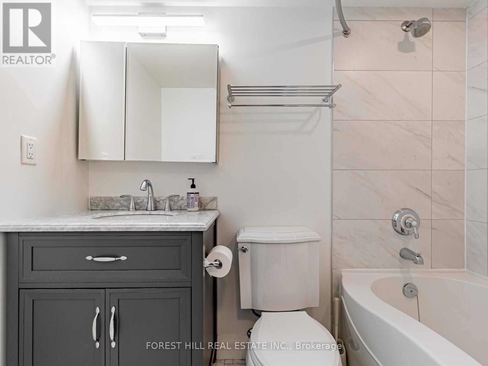 












902 - 47 ST CLAIR AVENUE W

,
Toronto (Yonge-St. Clair),




Ontario
M4V3A5

