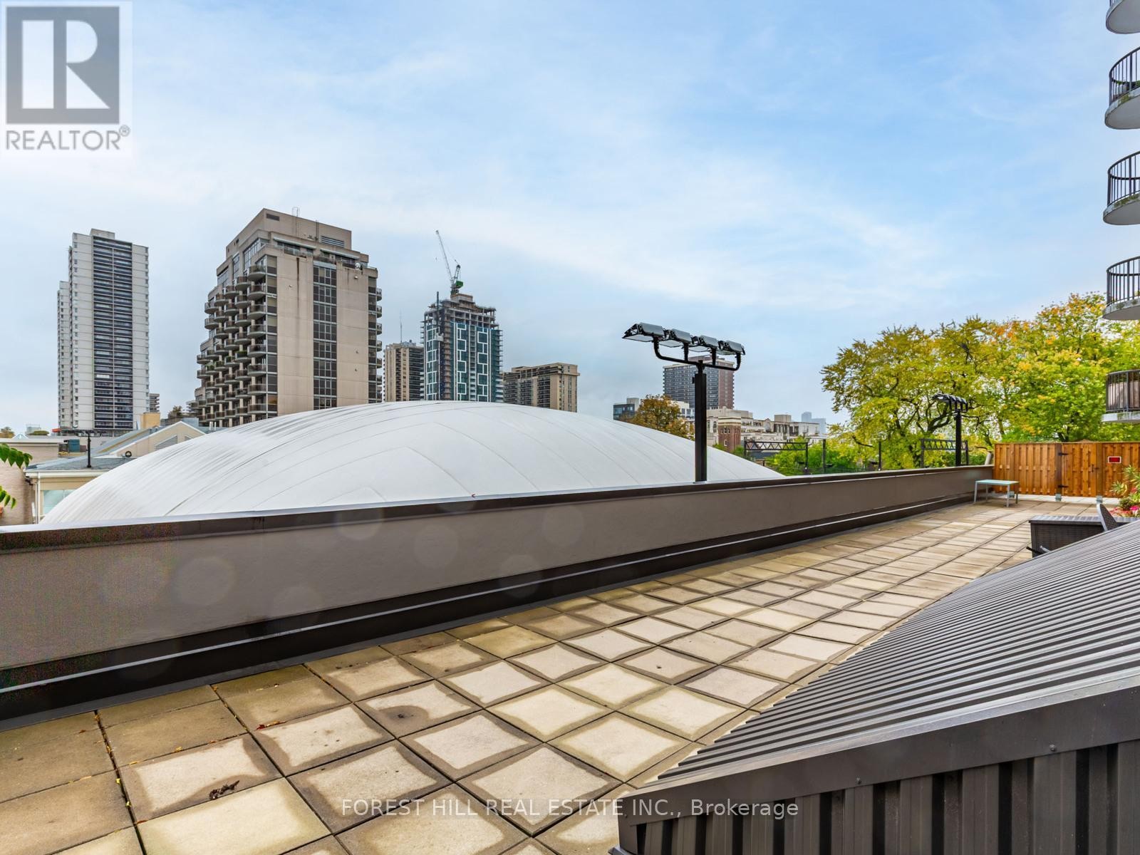 












902 - 47 ST CLAIR AVENUE W

,
Toronto (Yonge-St. Clair),




Ontario
M4V3A5

