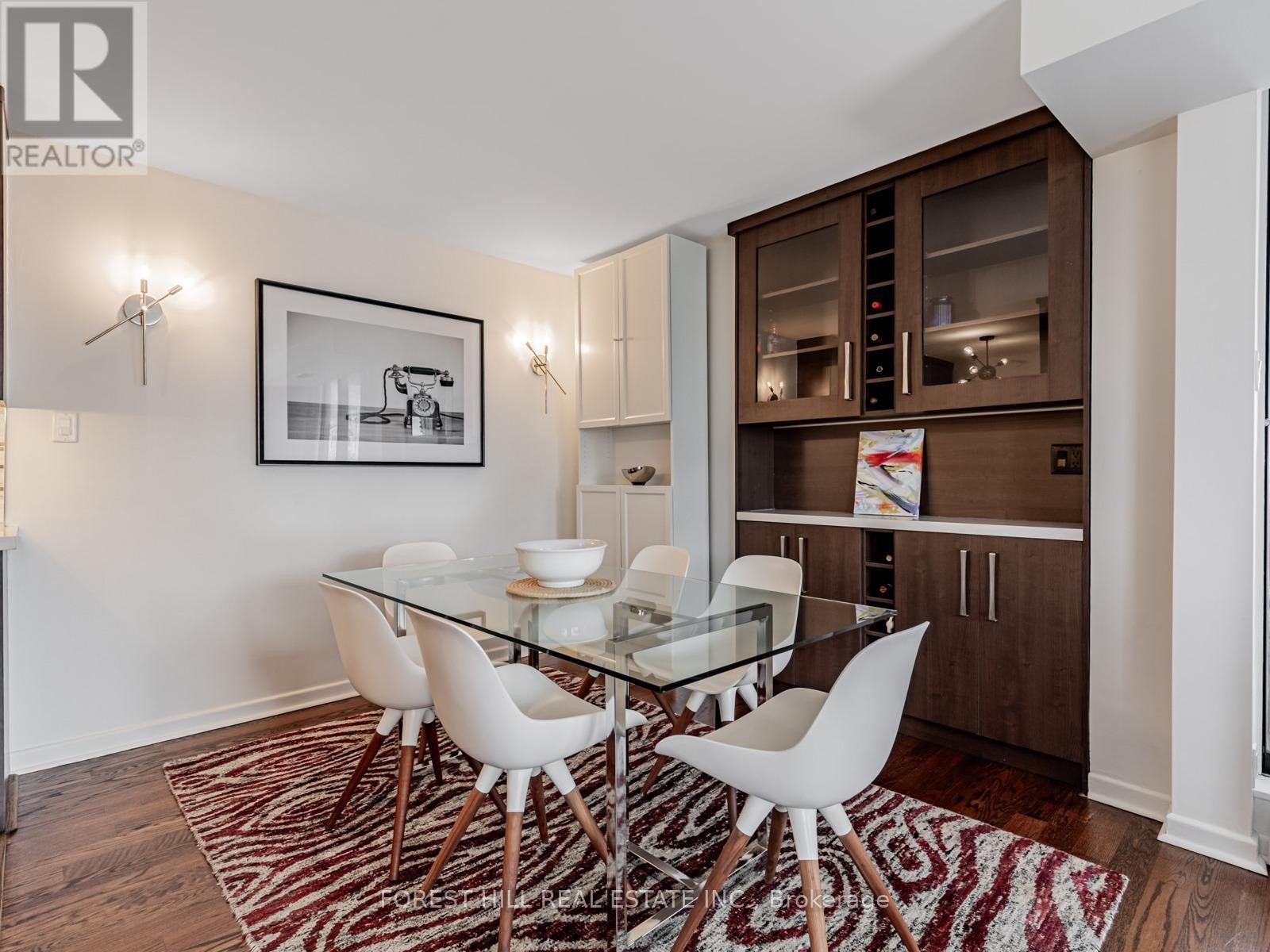 












902 - 47 ST CLAIR AVENUE W

,
Toronto (Yonge-St. Clair),




Ontario
M4V3A5

