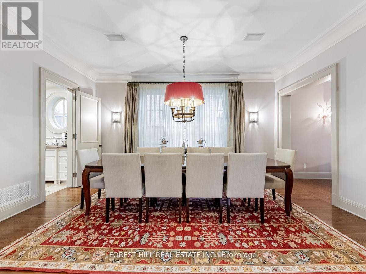 












1 BURTON ROAD

,
Toronto (Forest Hill South),




Ontario
M5P1T6

