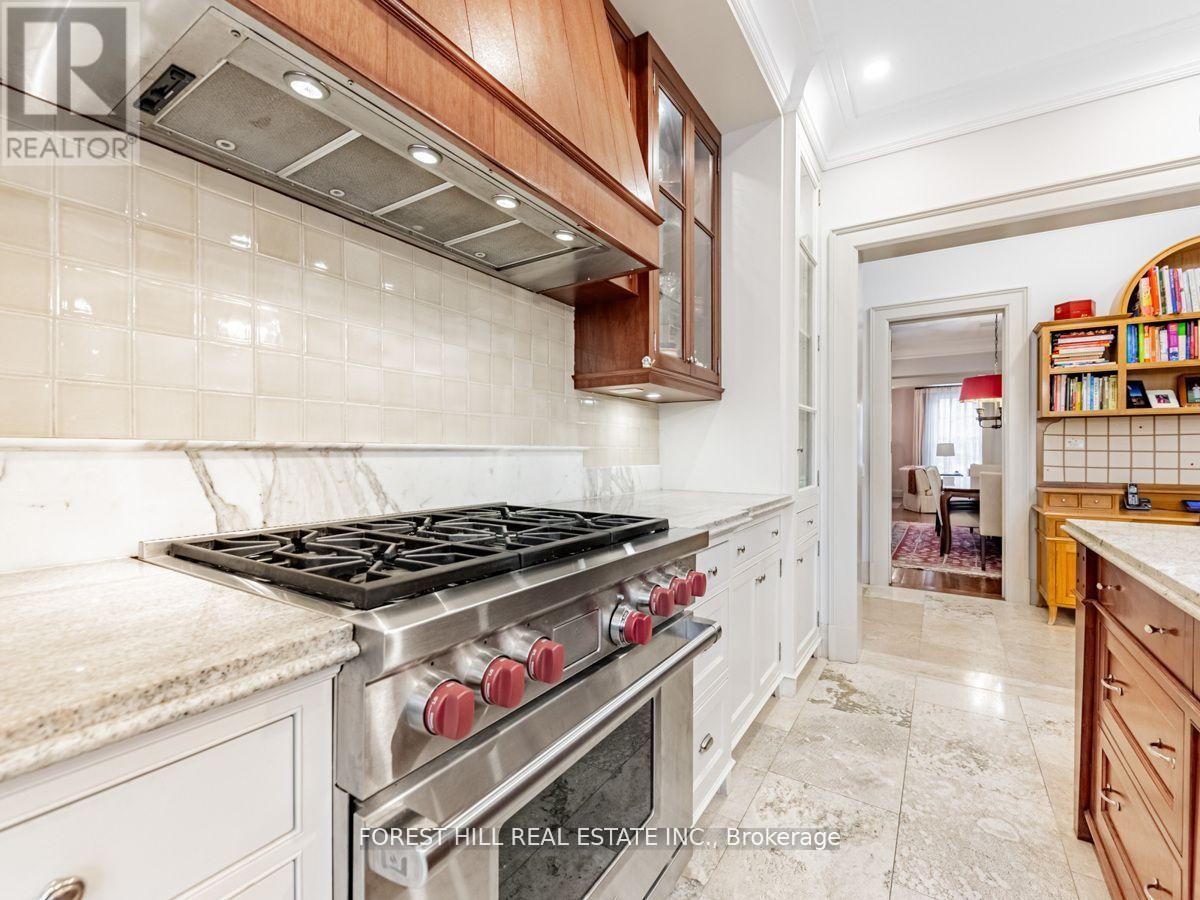 












1 BURTON ROAD

,
Toronto (Forest Hill South),




Ontario
M5P1T6

