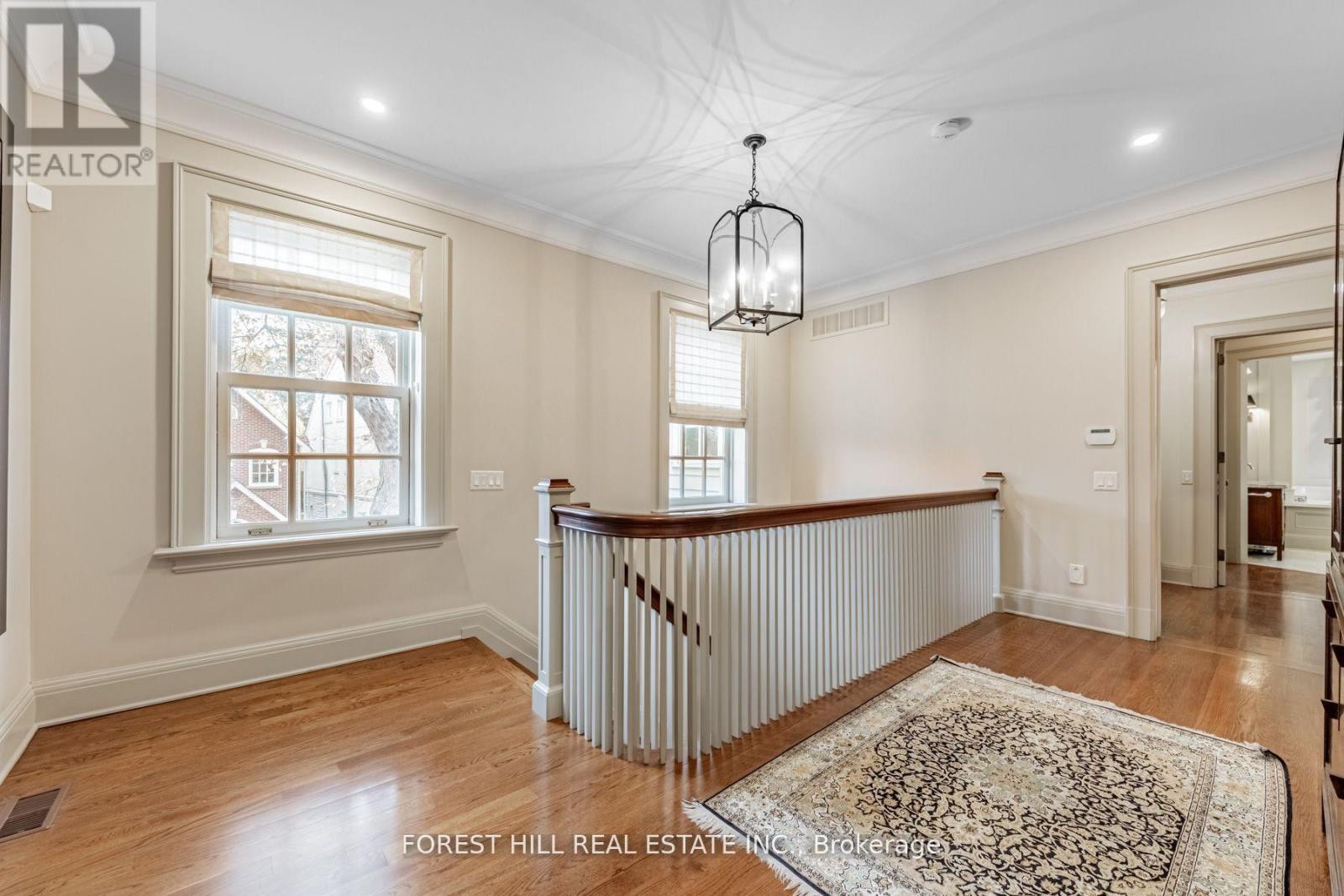 












1 BURTON ROAD

,
Toronto (Forest Hill South),




Ontario
M5P1T6

