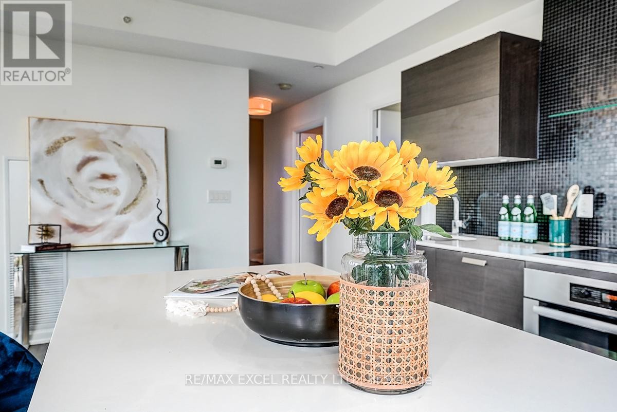 












2707 - 9 BOGERT AVENUE

,
Toronto (Lansing-Westgate),




Ontario
M2N0H3

