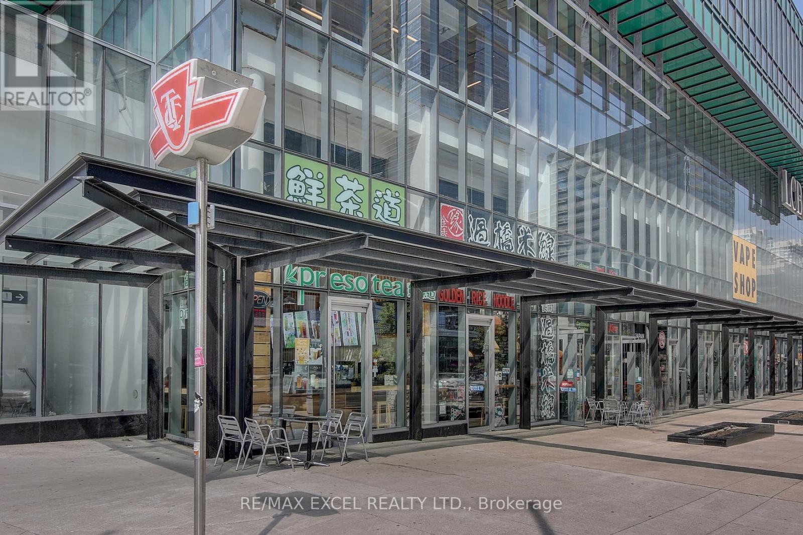 












2707 - 9 BOGERT AVENUE

,
Toronto (Lansing-Westgate),




Ontario
M2N0H3

