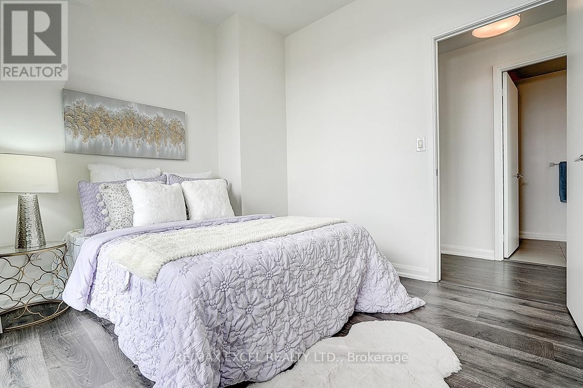 












2707 - 9 BOGERT AVENUE

,
Toronto (Lansing-Westgate),




Ontario
M2N0H3

