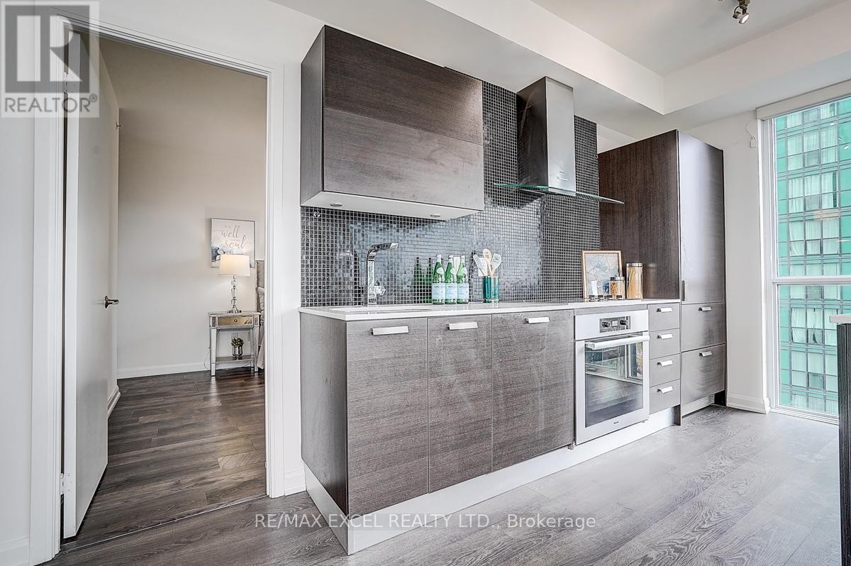 












2707 - 9 BOGERT AVENUE

,
Toronto (Lansing-Westgate),




Ontario
M2N0H3

