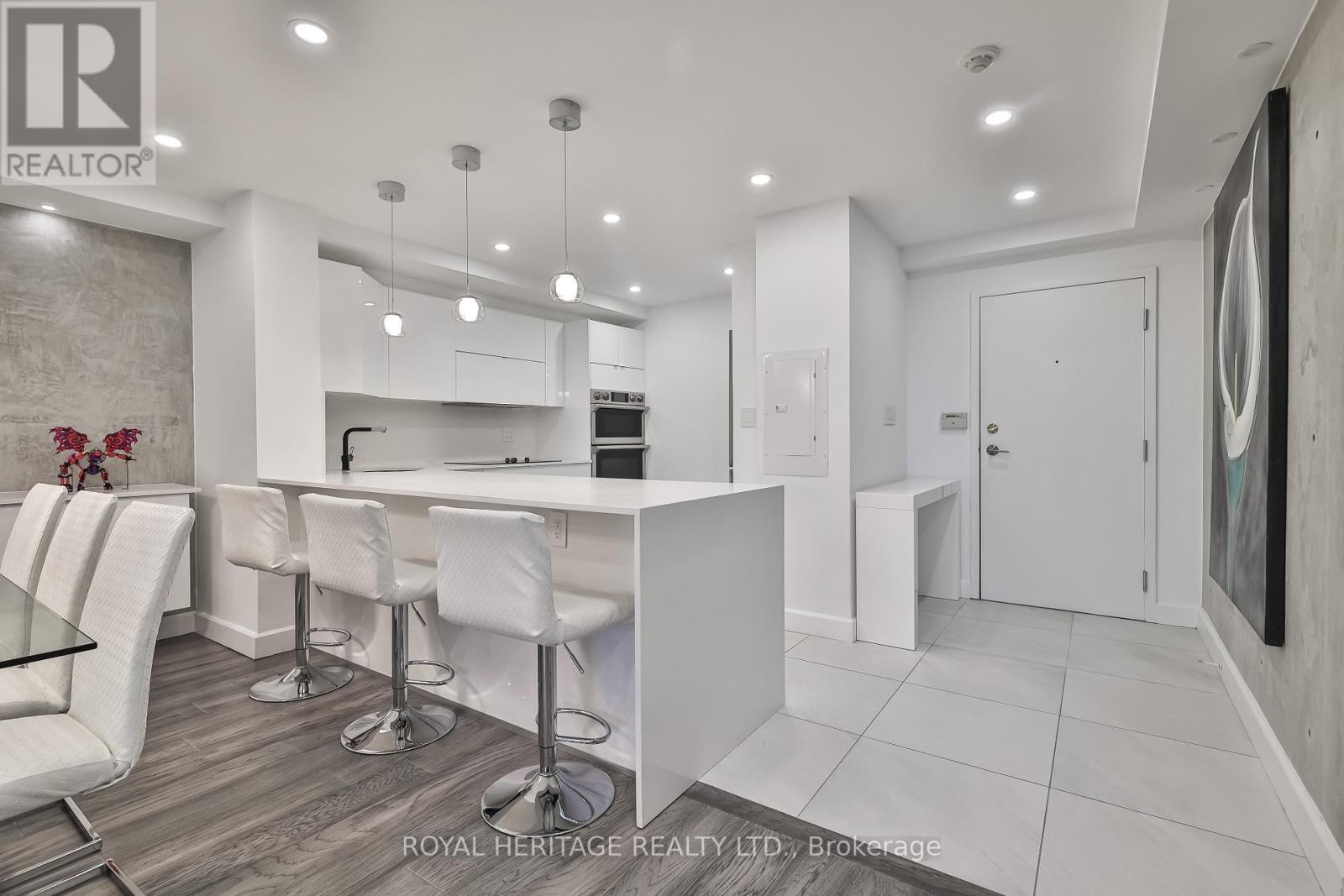 












801 - 10 TORRESDALE AVENUE

,
Toronto (Westminster-Branson),




Ontario
M2R3V8

