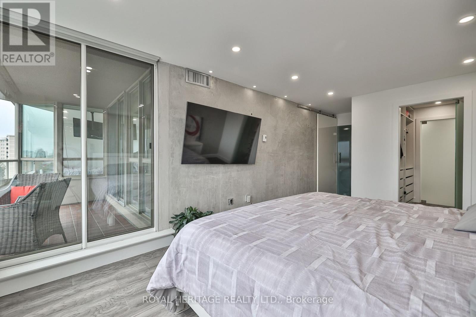 












801 - 10 TORRESDALE AVENUE

,
Toronto (Westminster-Branson),




Ontario
M2R3V8

