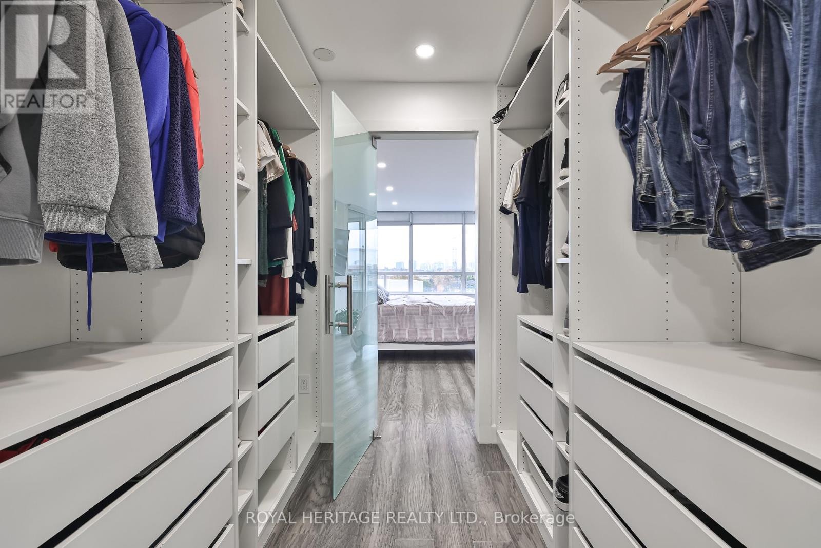 












801 - 10 TORRESDALE AVENUE

,
Toronto (Westminster-Branson),




Ontario
M2R3V8

