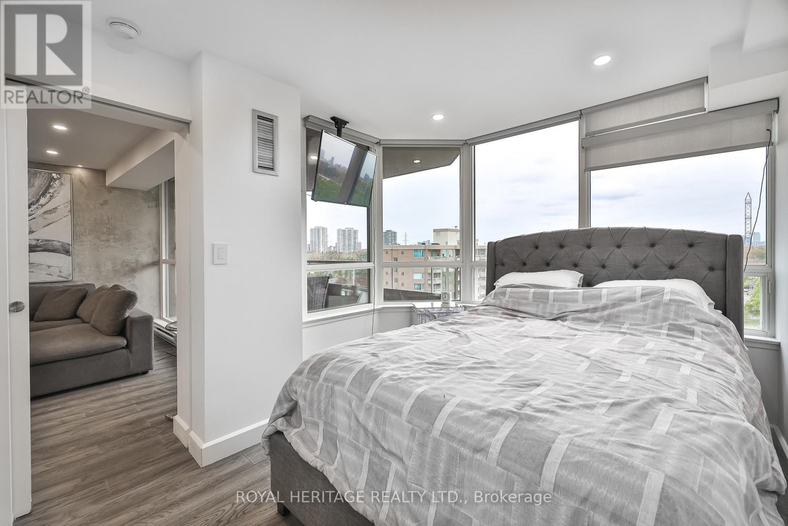 












801 - 10 TORRESDALE AVENUE

,
Toronto (Westminster-Branson),




Ontario
M2R3V8

