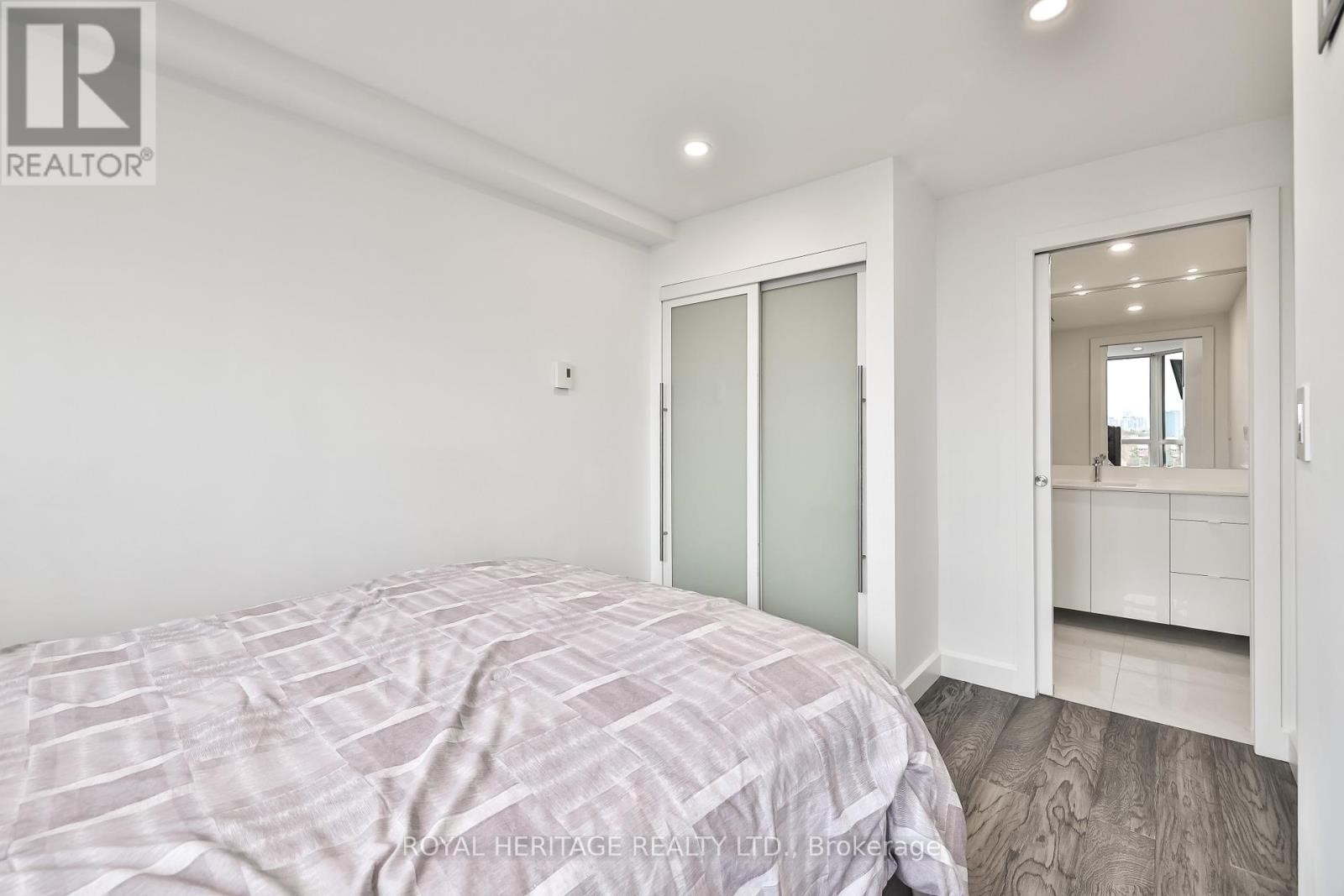 












801 - 10 TORRESDALE AVENUE

,
Toronto (Westminster-Branson),




Ontario
M2R3V8

