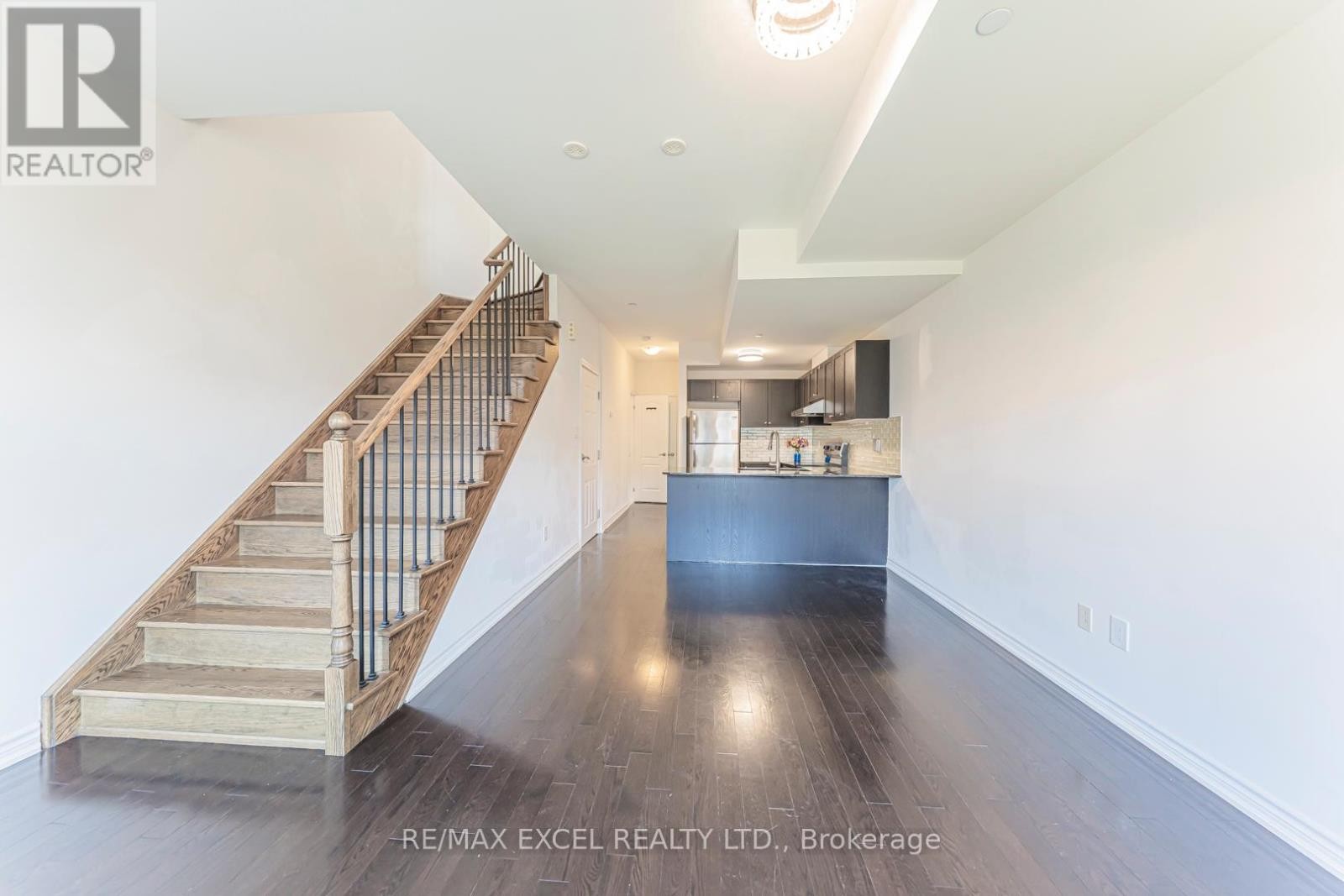 












8 - 39 DREWRY AVENUE

,
Toronto (Newtonbrook West),




Ontario
M2M0B4

