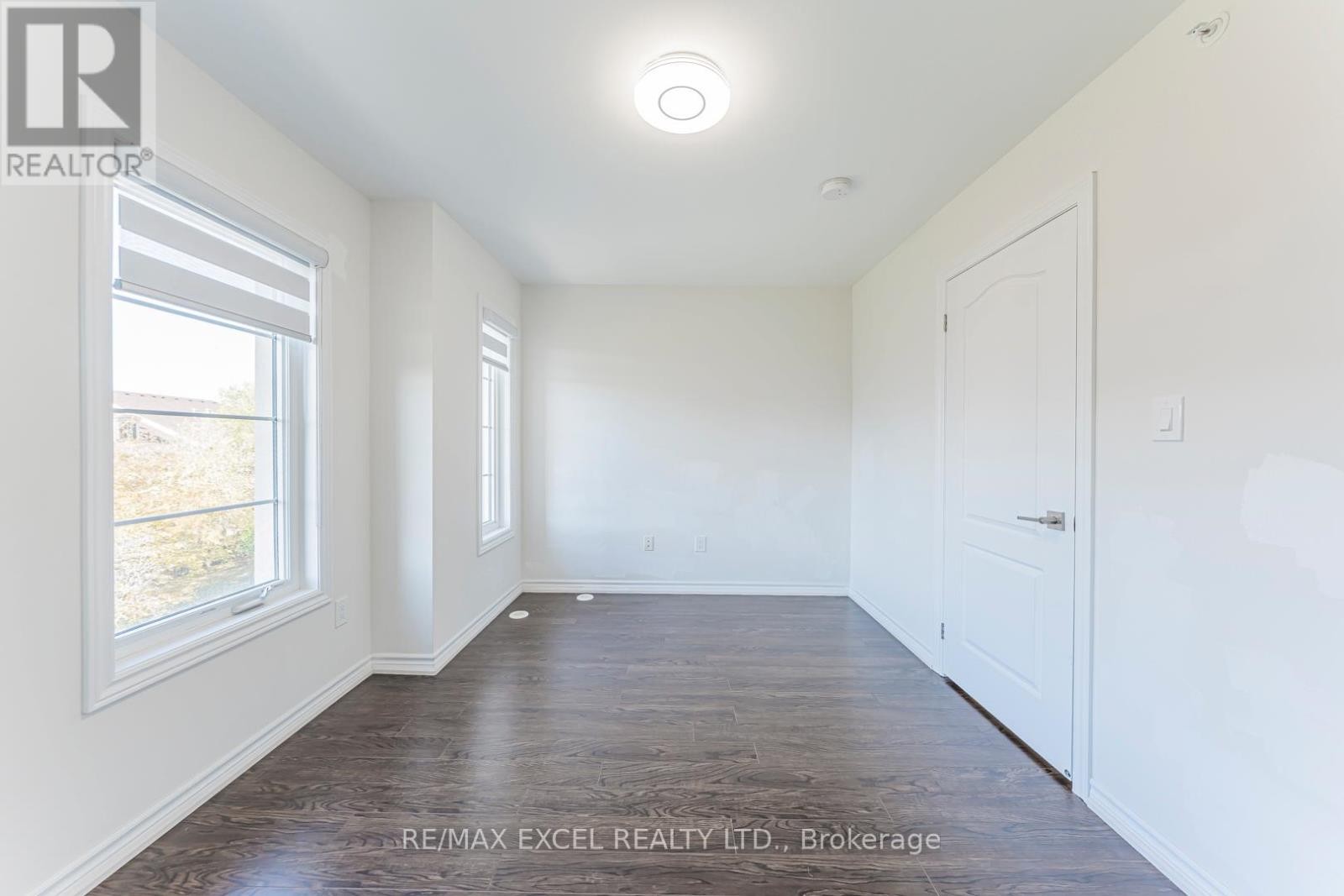 












8 - 39 DREWRY AVENUE

,
Toronto (Newtonbrook West),




Ontario
M2M0B4

