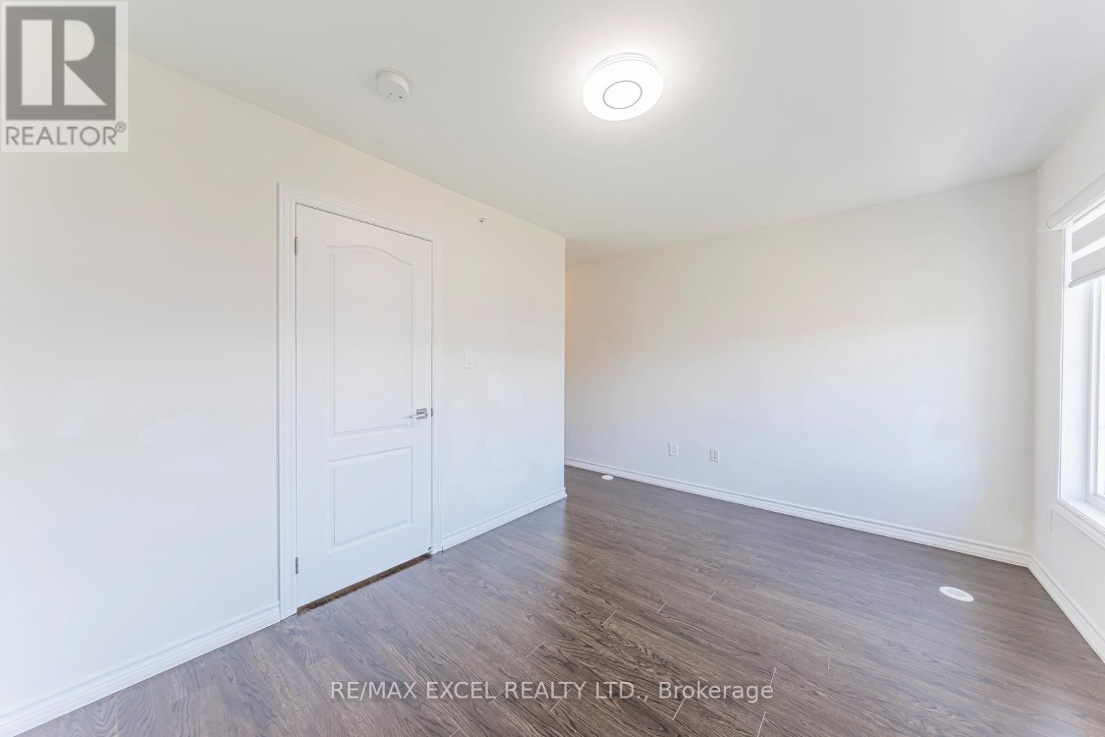 












8 - 39 DREWRY AVENUE

,
Toronto (Newtonbrook West),




Ontario
M2M0B4

