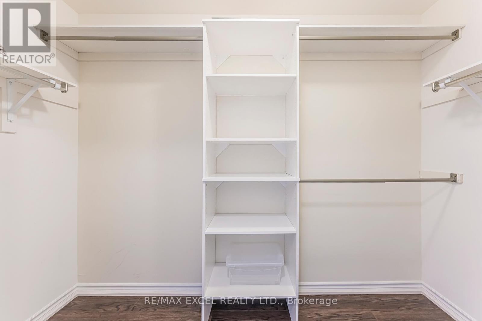 












8 - 39 DREWRY AVENUE

,
Toronto (Newtonbrook West),




Ontario
M2M0B4

