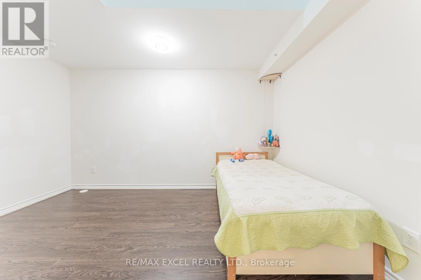 












8 - 39 DREWRY AVENUE

,
Toronto (Newtonbrook West),




Ontario
M2M0B4

