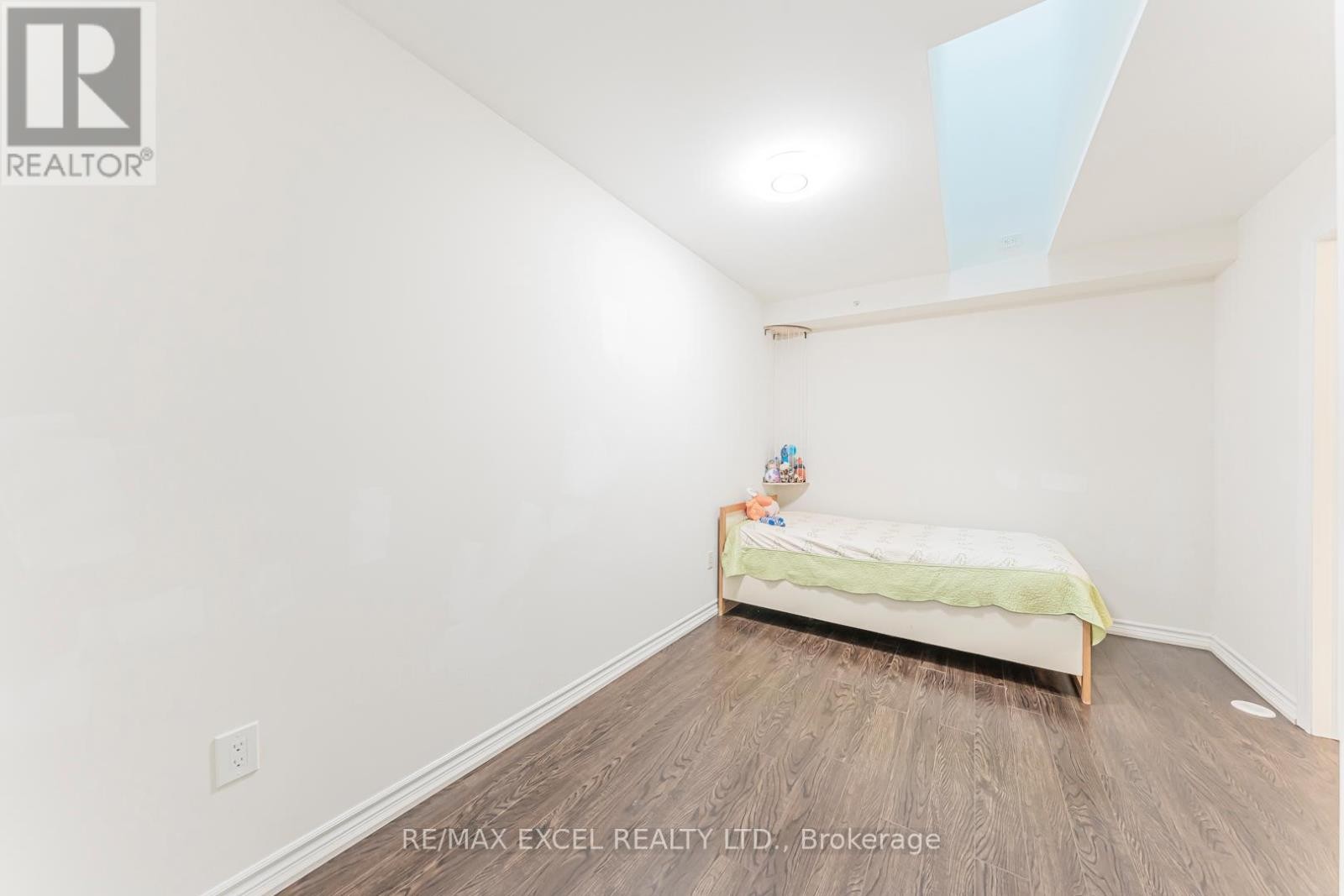 












8 - 39 DREWRY AVENUE

,
Toronto (Newtonbrook West),




Ontario
M2M0B4

