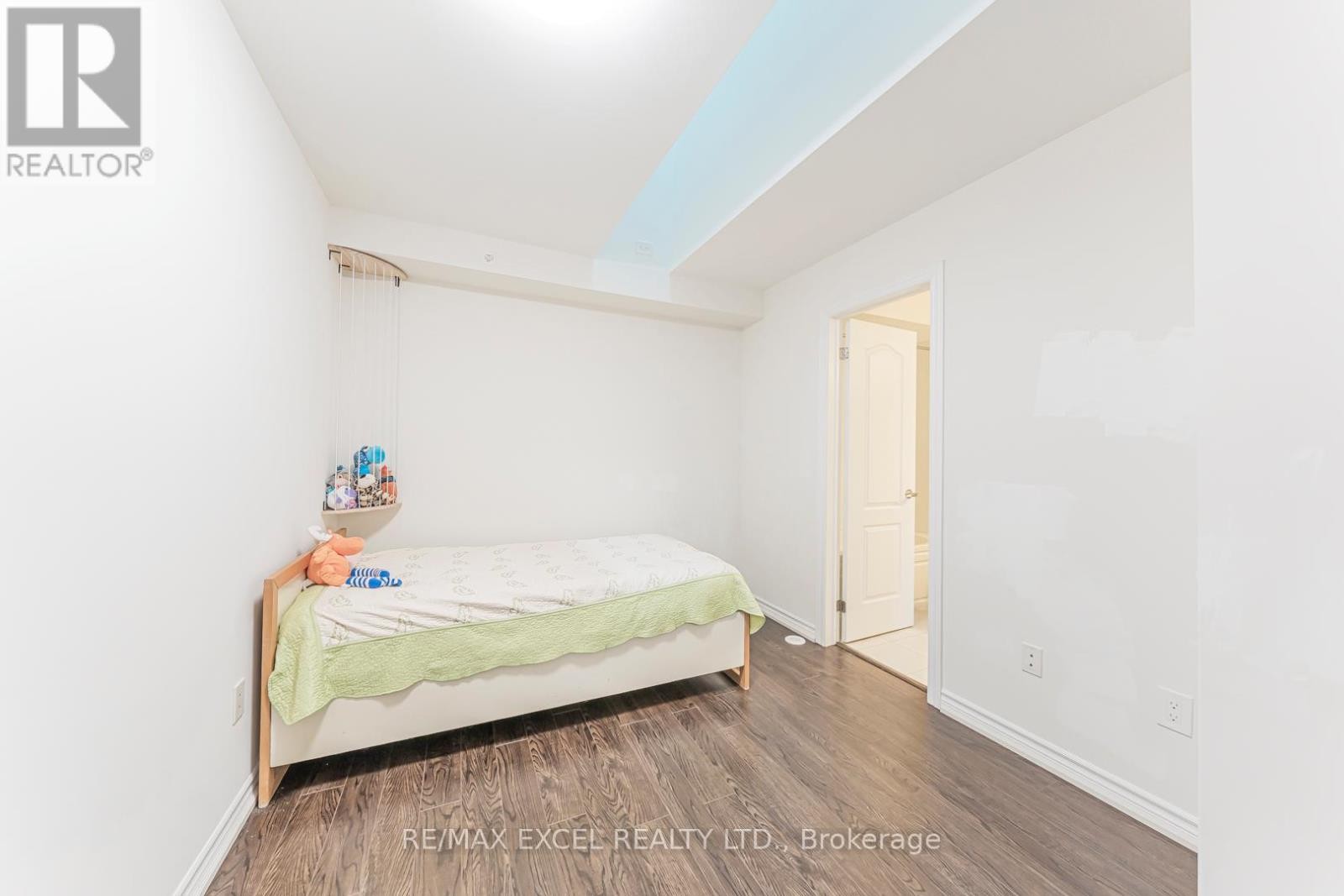 












8 - 39 DREWRY AVENUE

,
Toronto (Newtonbrook West),




Ontario
M2M0B4

