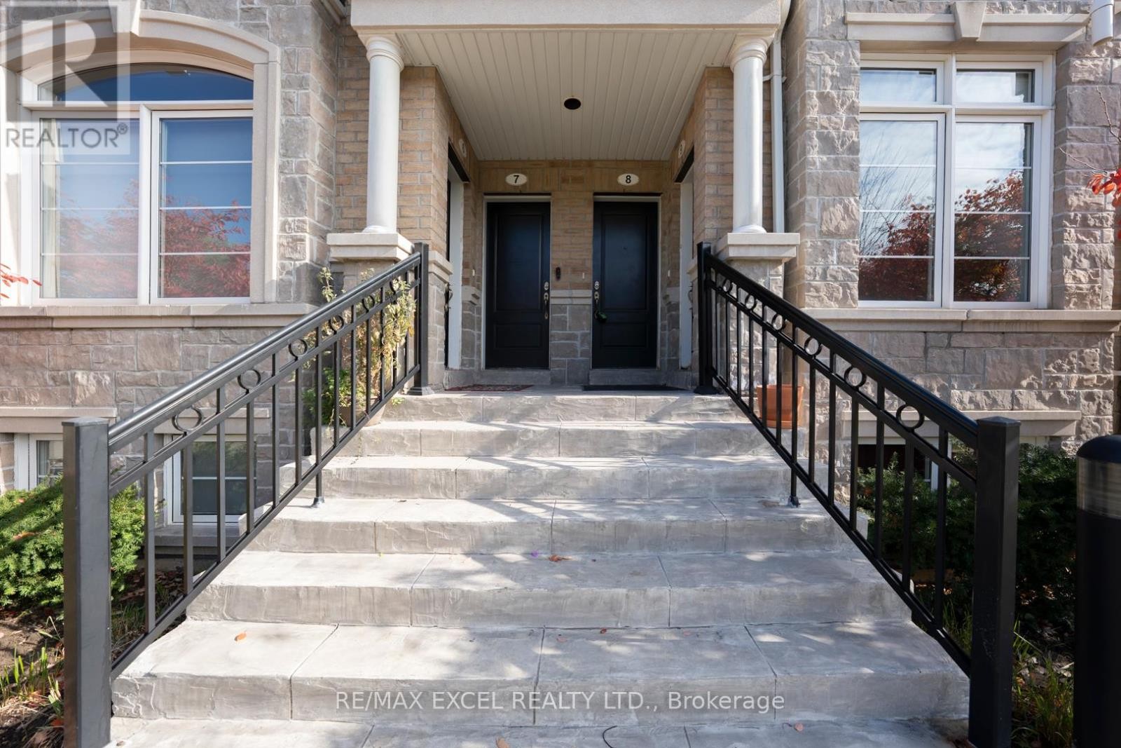 












8 - 39 DREWRY AVENUE

,
Toronto (Newtonbrook West),




Ontario
M2M0B4

