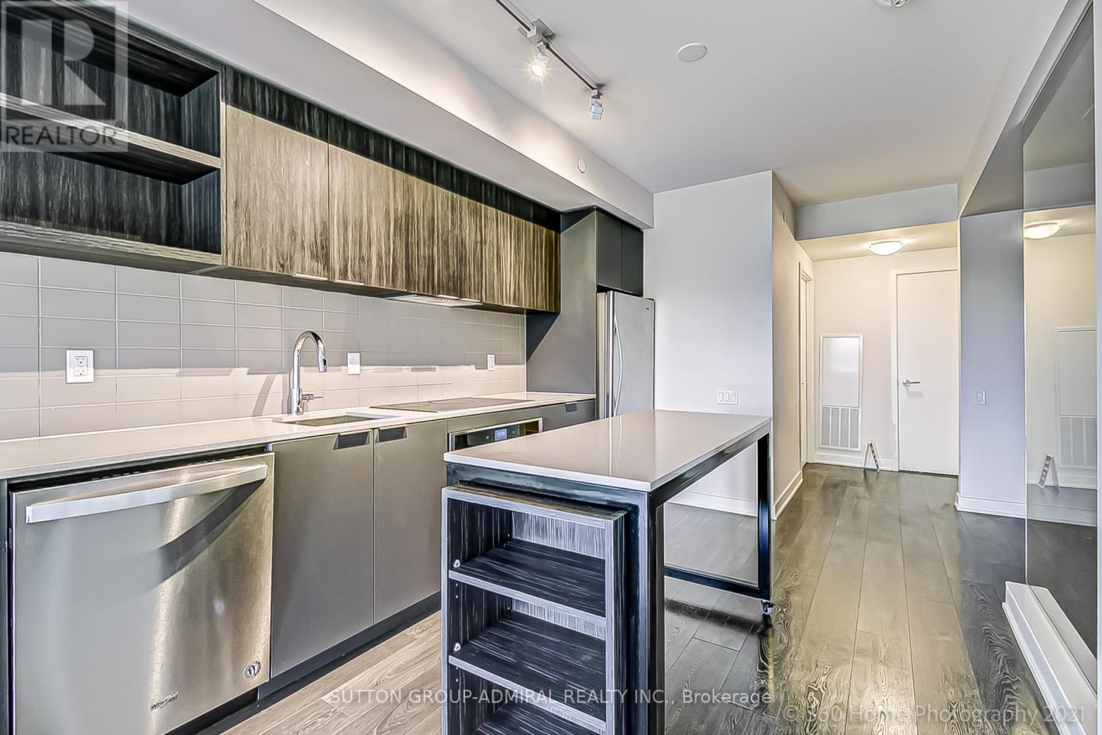 












910 - 6 SONIC WAY W

,
Toronto (Flemingdon Park),




Ontario
M3S0P1

