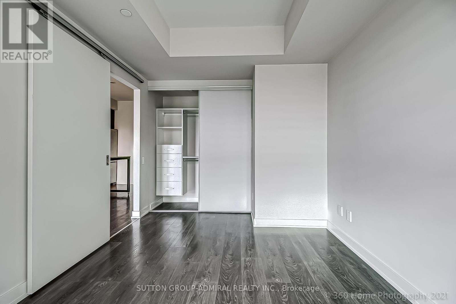 












910 - 6 SONIC WAY W

,
Toronto (Flemingdon Park),




Ontario
M3S0P1

