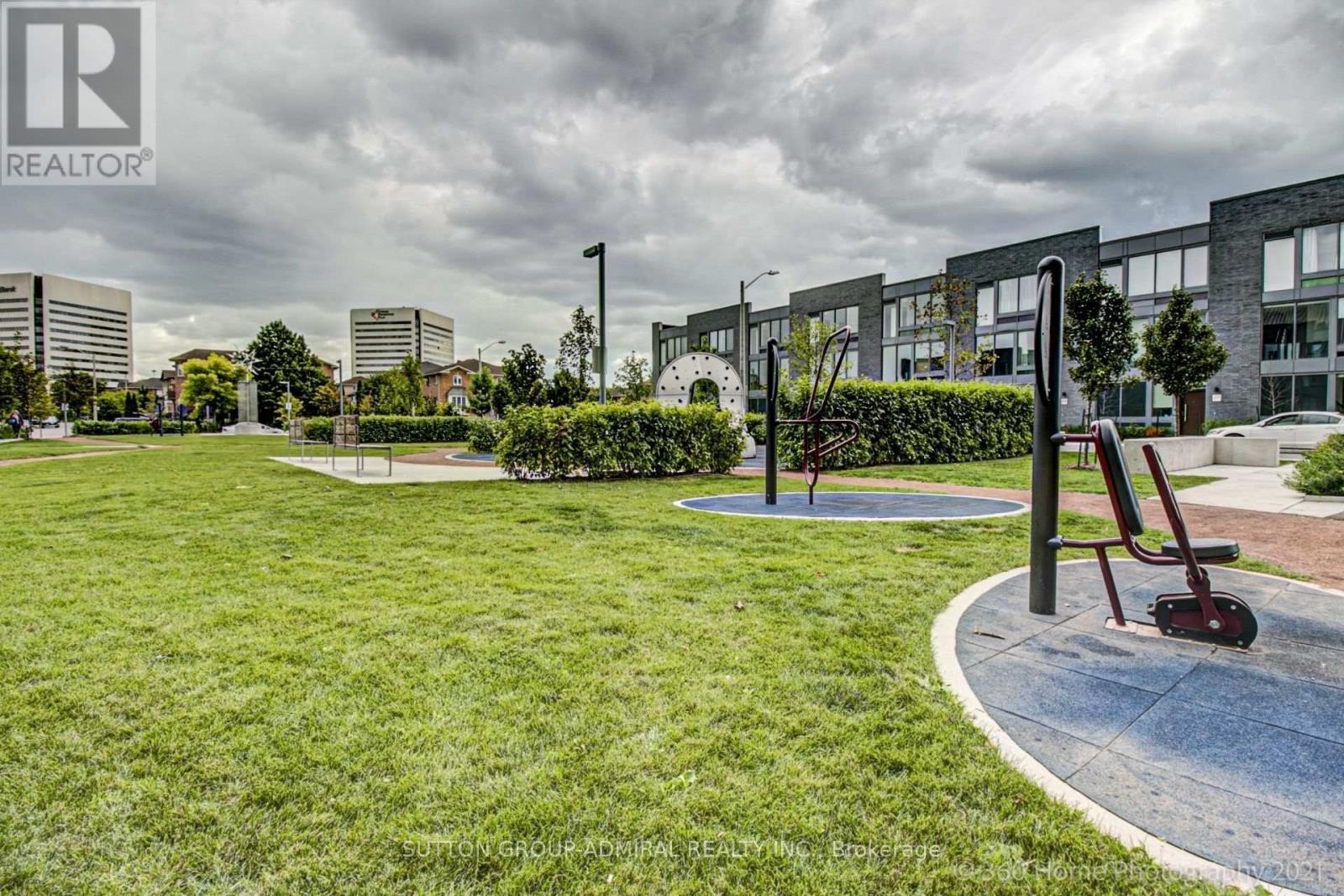 












910 - 6 SONIC WAY W

,
Toronto (Flemingdon Park),




Ontario
M3S0P1

