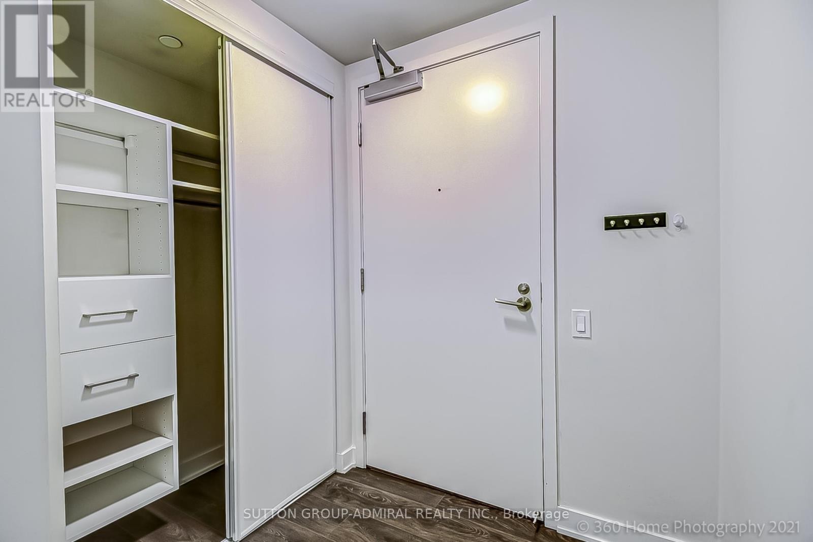 












910 - 6 SONIC WAY W

,
Toronto (Flemingdon Park),




Ontario
M3S0P1

