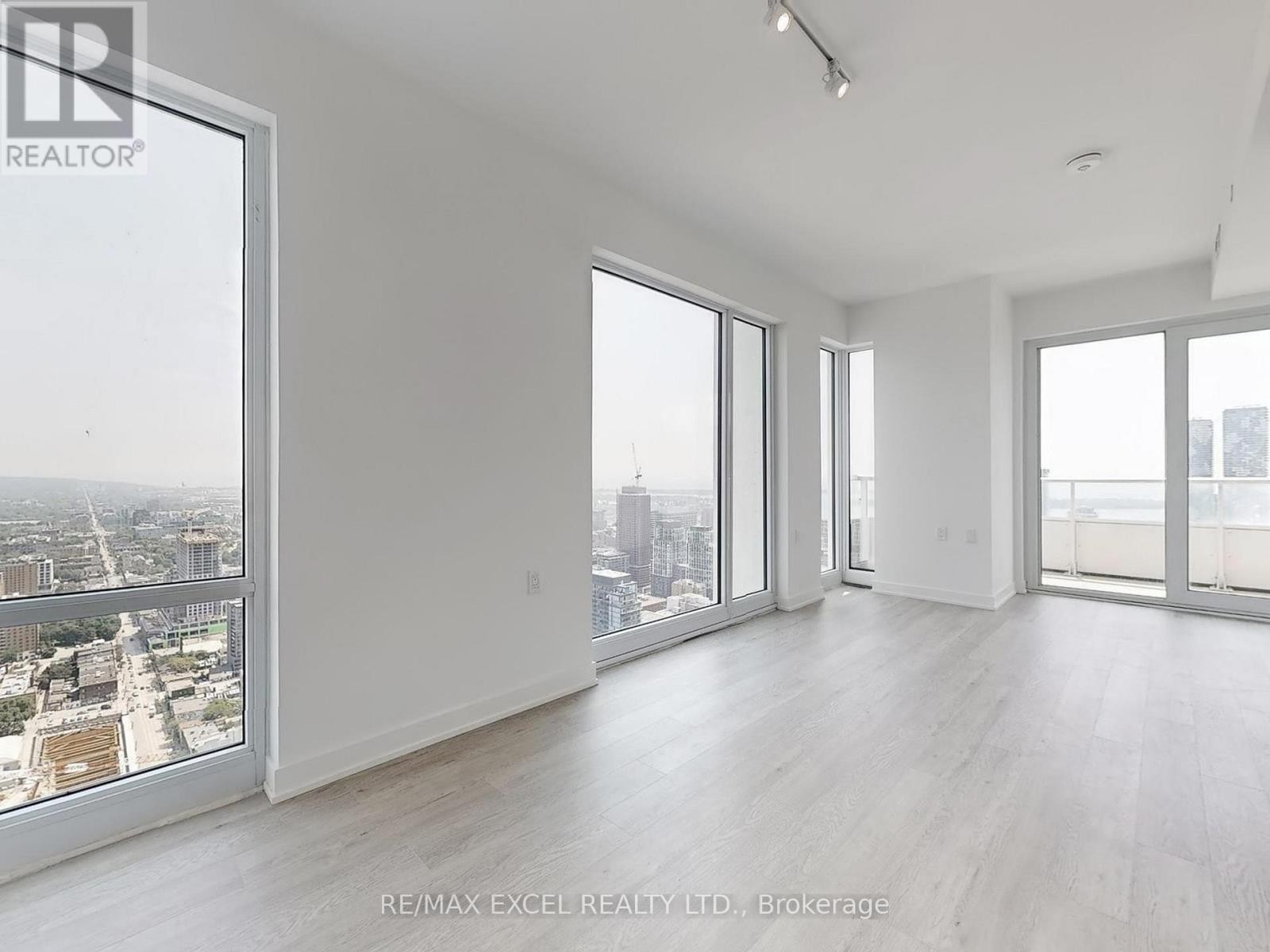 












5103 - 88 QUEEN STREET E

,
Toronto (Church-Yonge Corridor),




Ontario
M5C0B6

