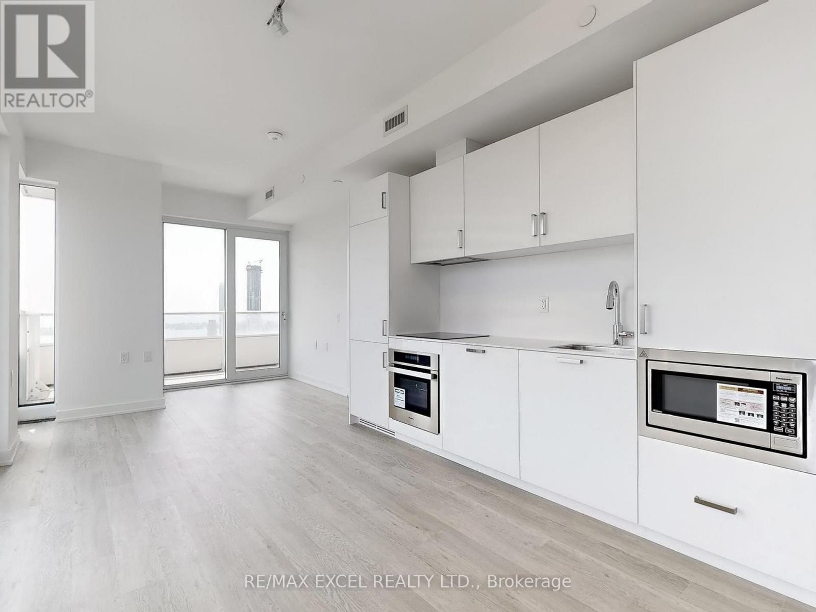 












5103 - 88 QUEEN STREET E

,
Toronto (Church-Yonge Corridor),




Ontario
M5C0B6

