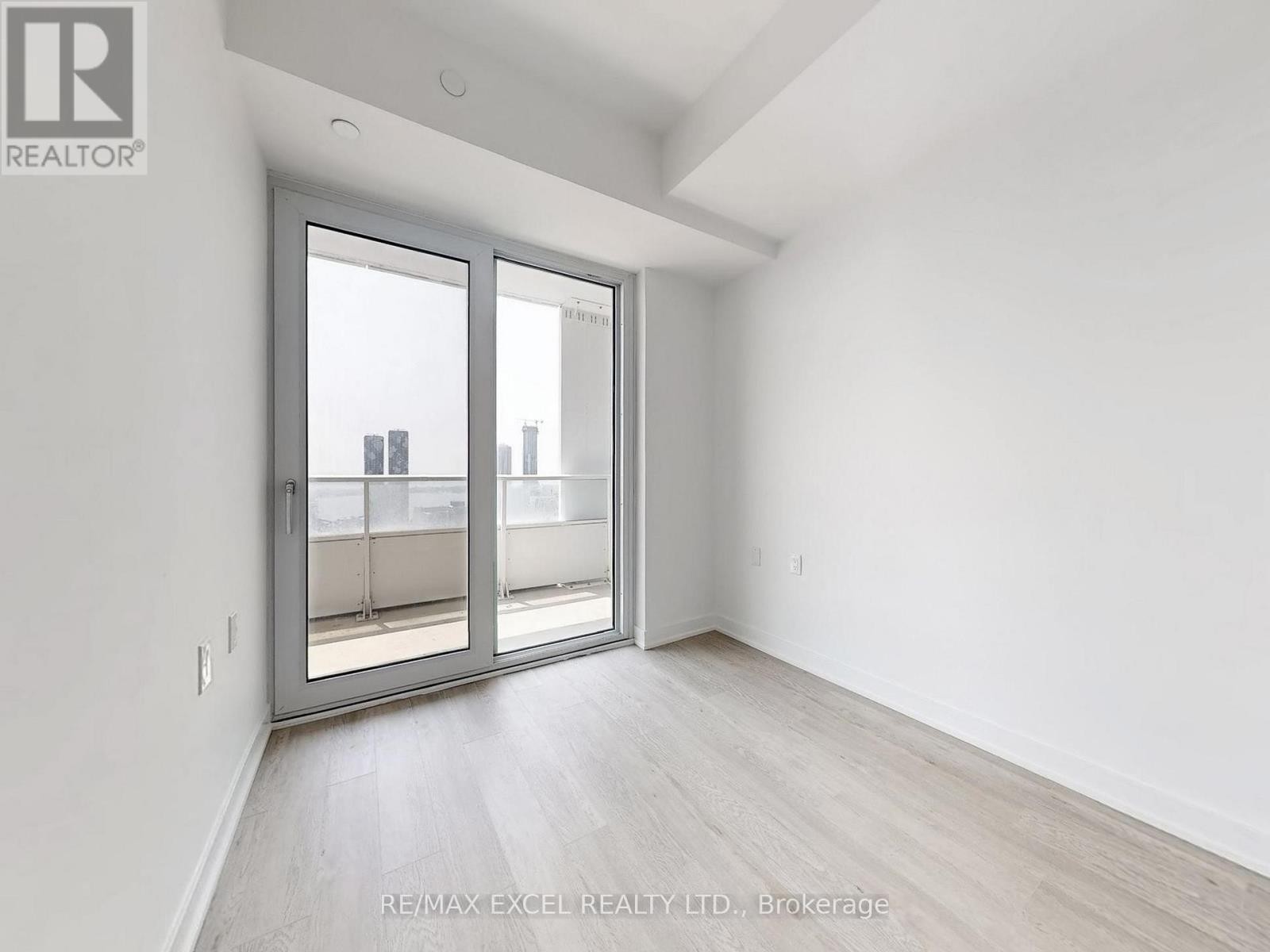 












5103 - 88 QUEEN STREET E

,
Toronto (Church-Yonge Corridor),




Ontario
M5C0B6

