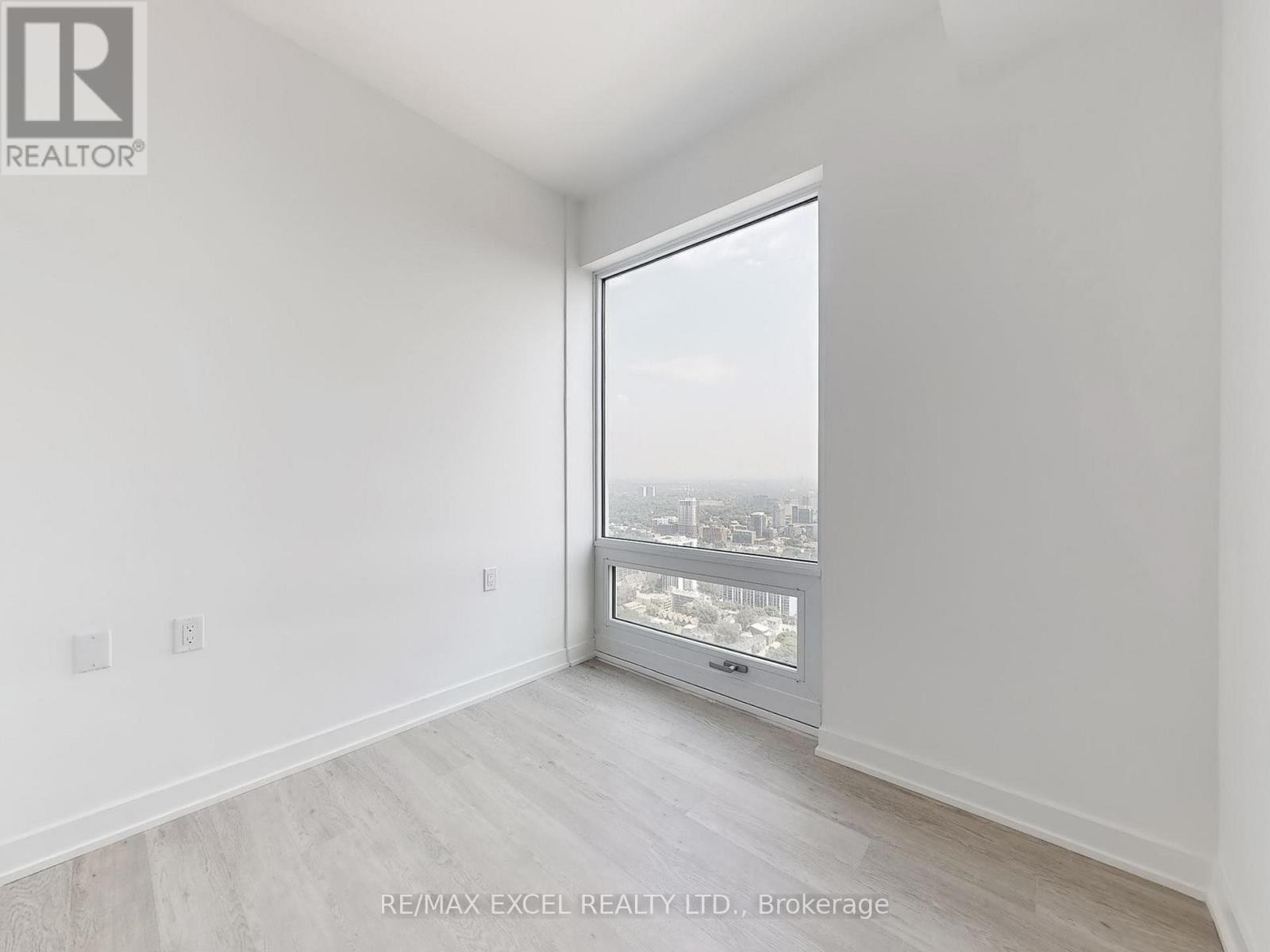 












5103 - 88 QUEEN STREET E

,
Toronto (Church-Yonge Corridor),




Ontario
M5C0B6

