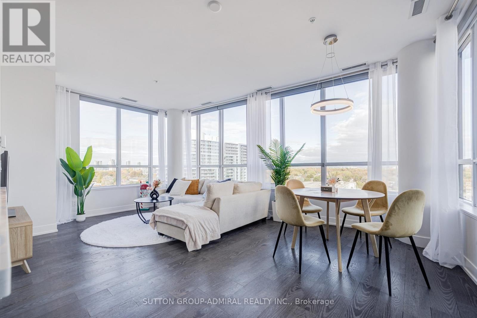 












912 - 7 KENASTON GARDENS

,
Toronto (Bayview Village),




Ontario
M2K1G7

