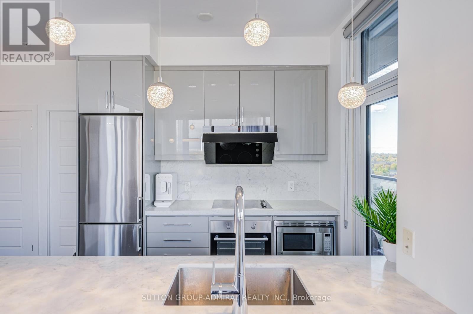 












912 - 7 KENASTON GARDENS

,
Toronto (Bayview Village),




Ontario
M2K1G7

