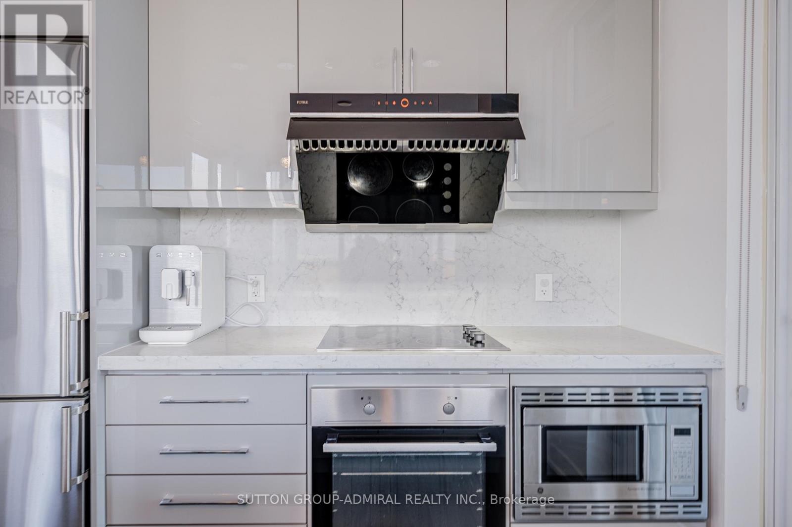 












912 - 7 KENASTON GARDENS

,
Toronto (Bayview Village),




Ontario
M2K1G7

