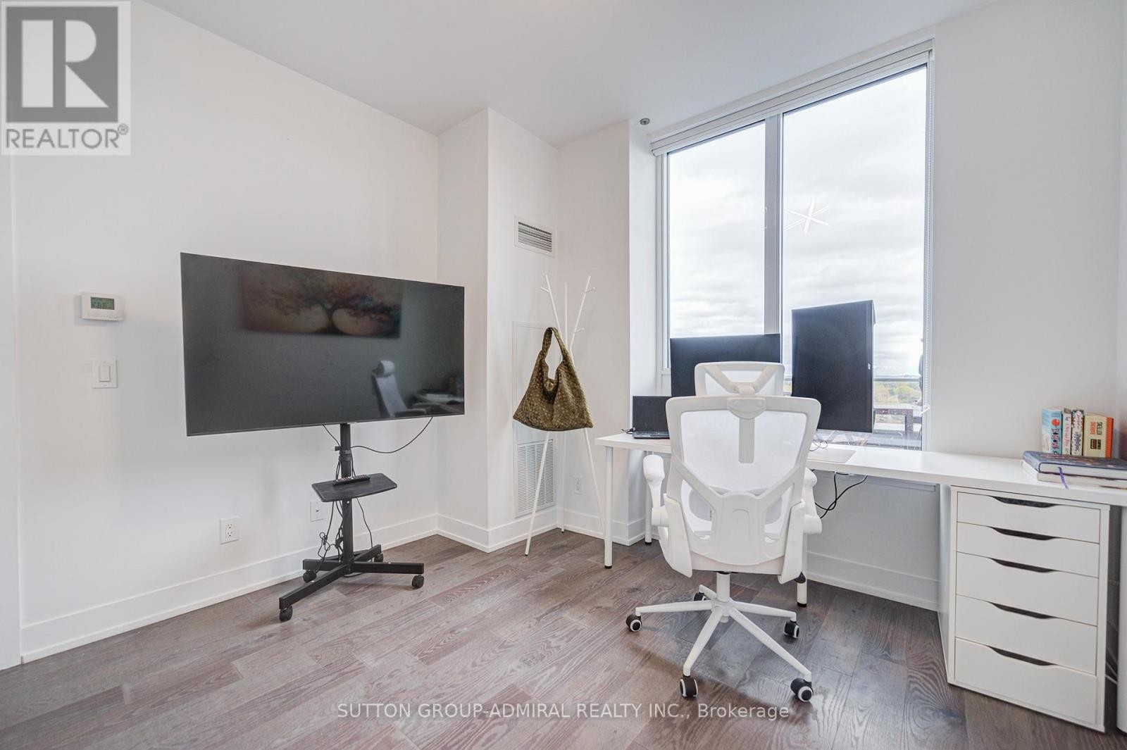 












912 - 7 KENASTON GARDENS

,
Toronto (Bayview Village),




Ontario
M2K1G7

