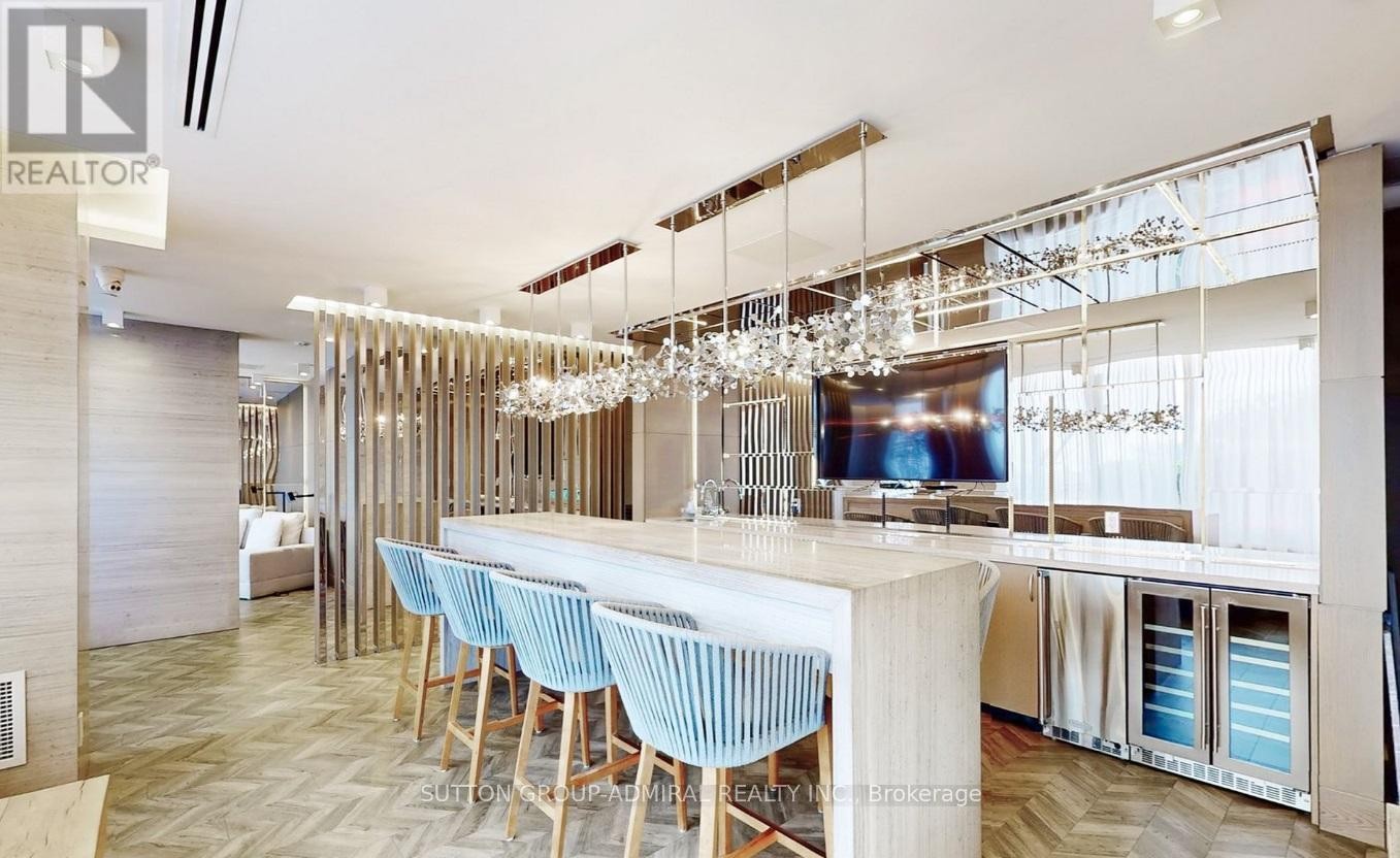 












912 - 7 KENASTON GARDENS

,
Toronto (Bayview Village),




Ontario
M2K1G7

