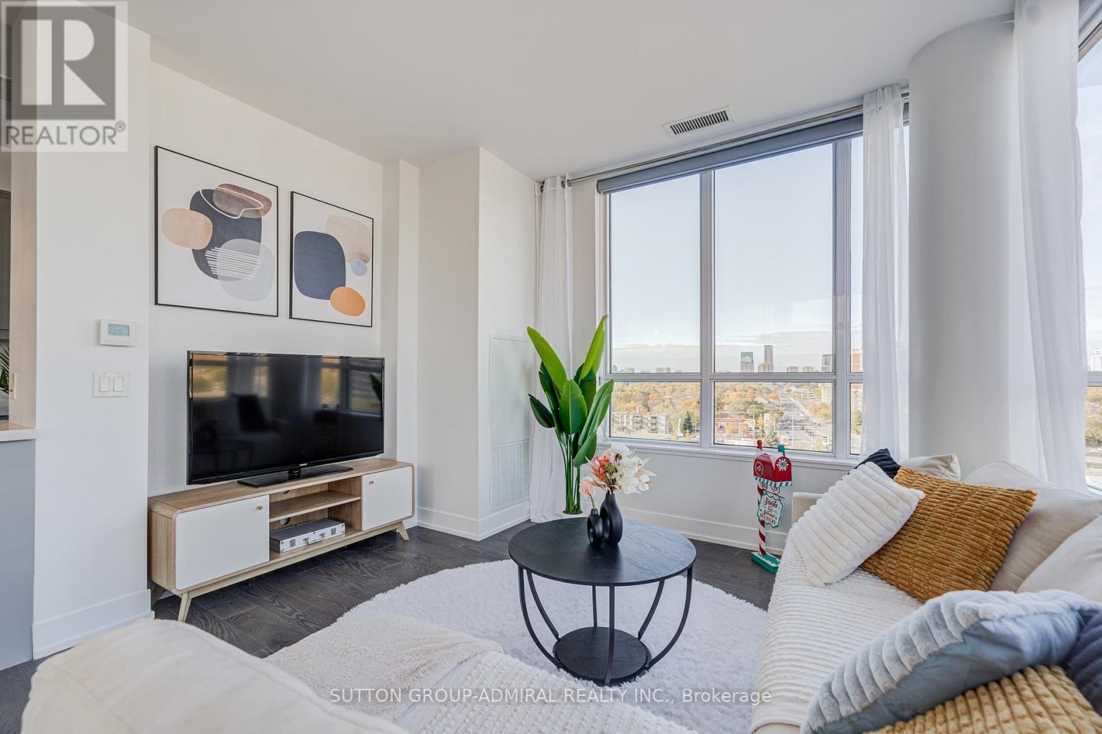 












912 - 7 KENASTON GARDENS

,
Toronto (Bayview Village),




Ontario
M2K1G7

